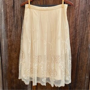 Talbots Ivory Tulle Overlay embroidered Skirt with side zipper. Size 6 NWOT